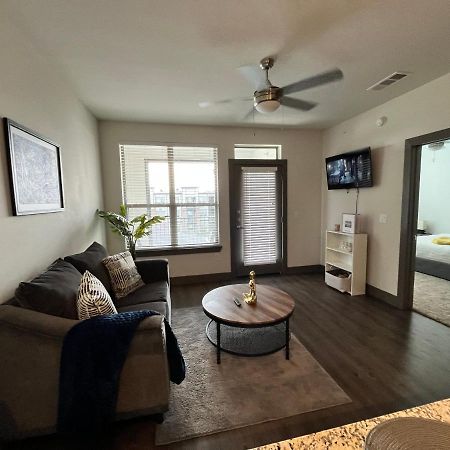 Comfy Abode Near Bush Airport Lägenhet Houston Exteriör bild