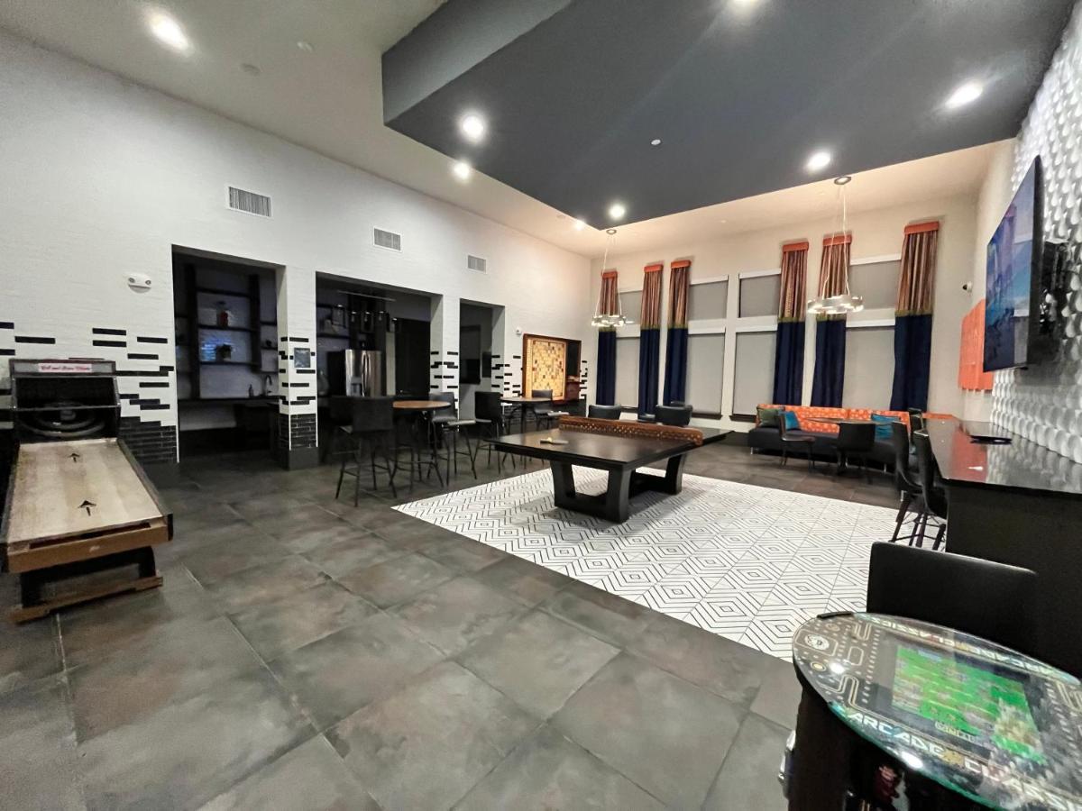 Comfy Abode Near Bush Airport Lägenhet Houston Exteriör bild